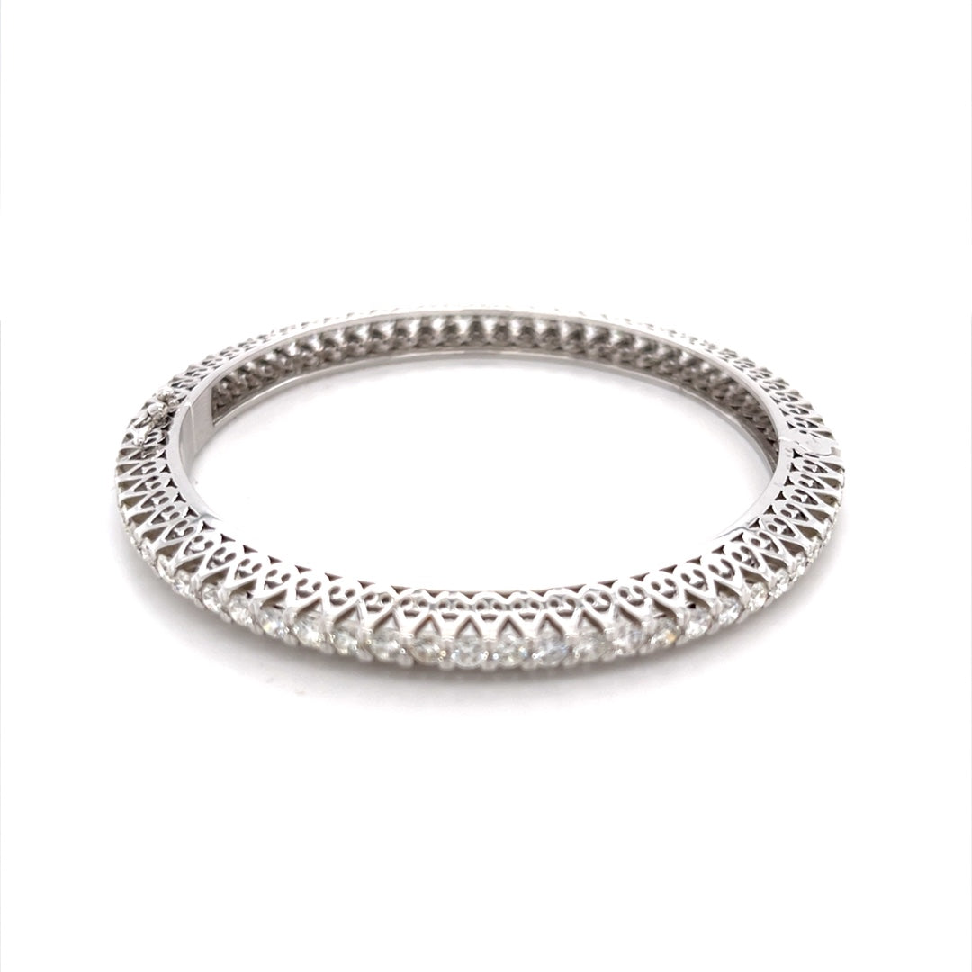 Pointer Diamond Bangle